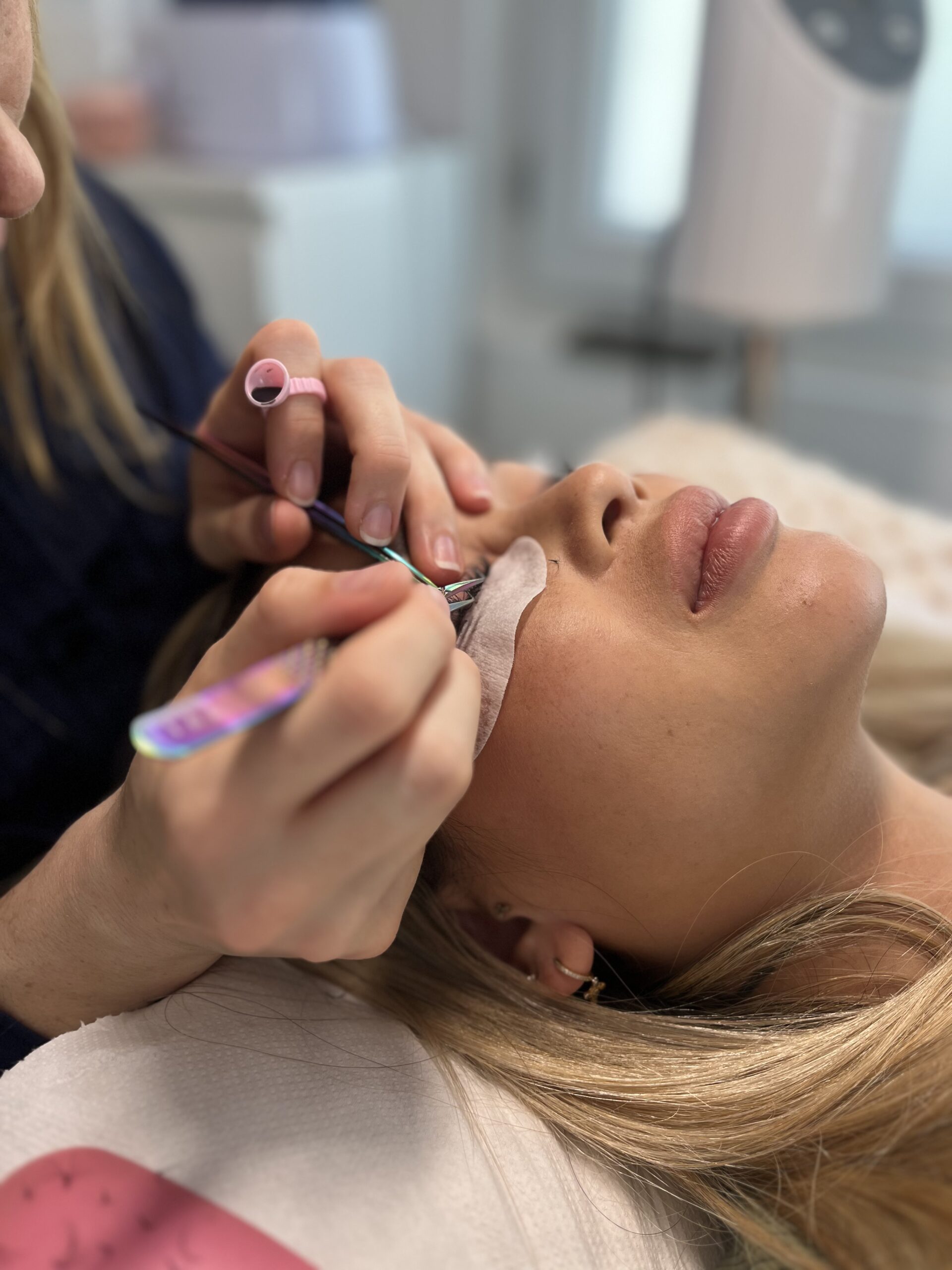 Extension de cils réalisée chez Jolie Môme, institut de beauté à Dinard